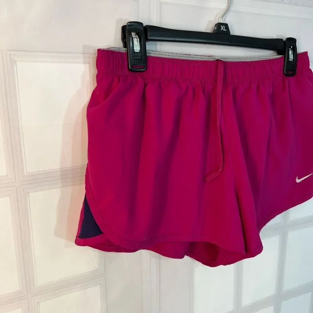 🔥🔥5 for $25🔥🔥 Nike dri-fit magenta lined running shorts size medium